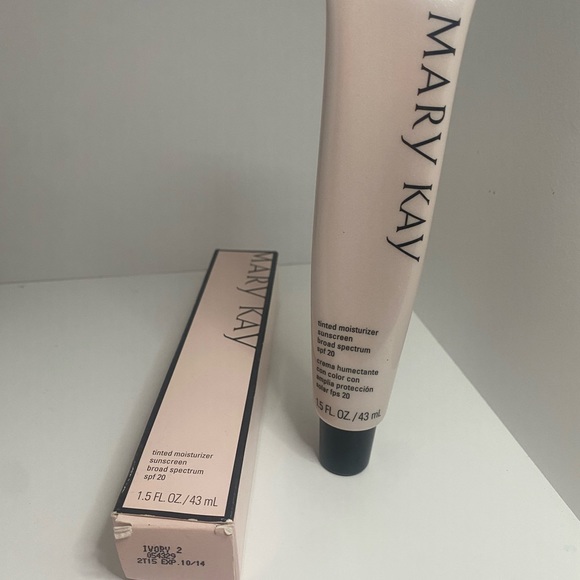 Mary Kay Tinted Moisturizer Ivory 2